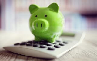 Malacpersely egy számológépen _hogy spórolhat számláin alternatív energiával?