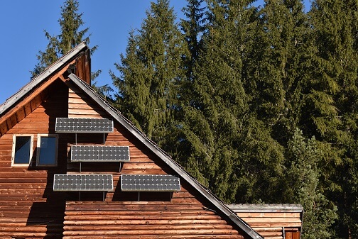 faház napelem panelekkel