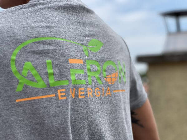 aleron-szakember-polo Napelem szerelő