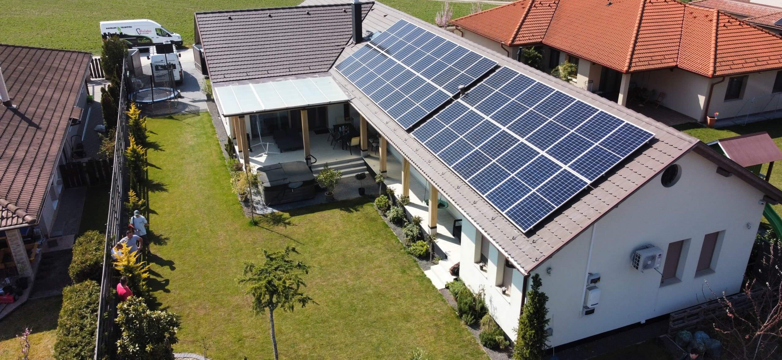 Napelemes rendszer egy családi házon Napelemes rendszer egy családi házon