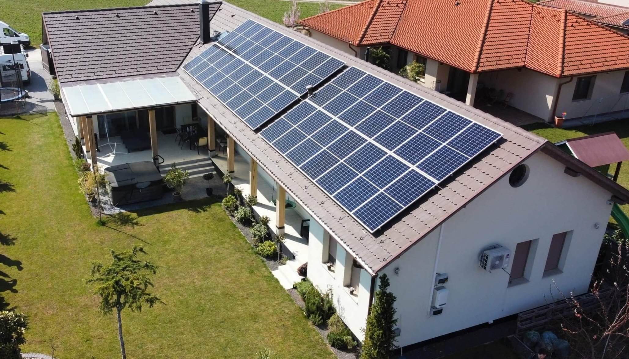 Napelemes rendszer egy családi házon Napelemes rendszer egy családi házon