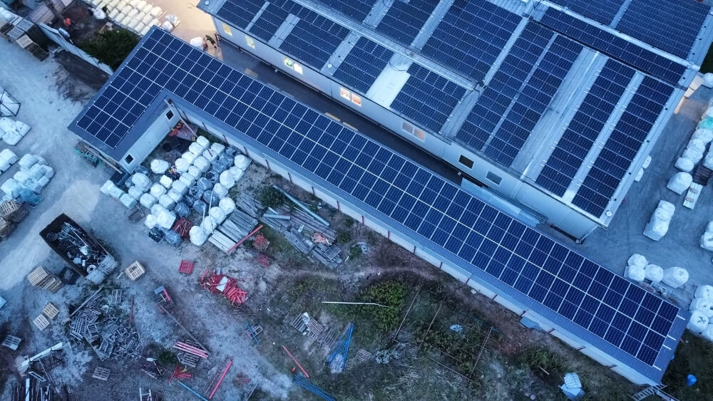 52,3 kWp-os napelemes rendszer a Parainesis Kft. győrújbaráti telephelyén